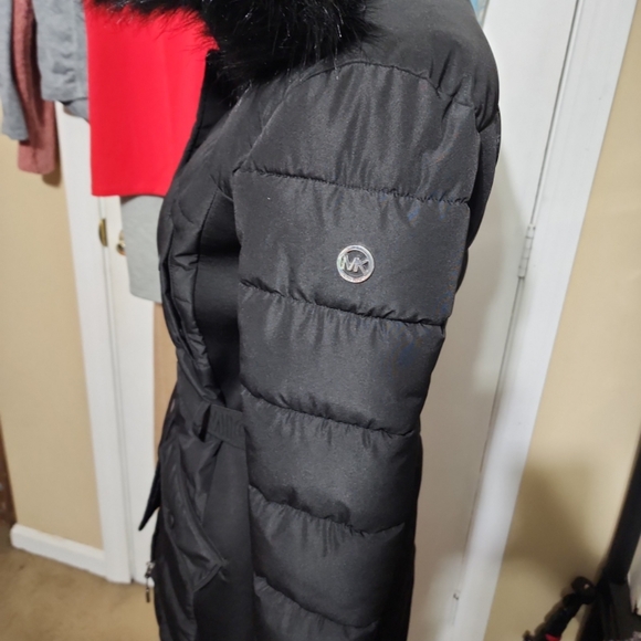 Michael Kors Black Puffer Jacket with Faux Fur Trim - Picture 4 of 8